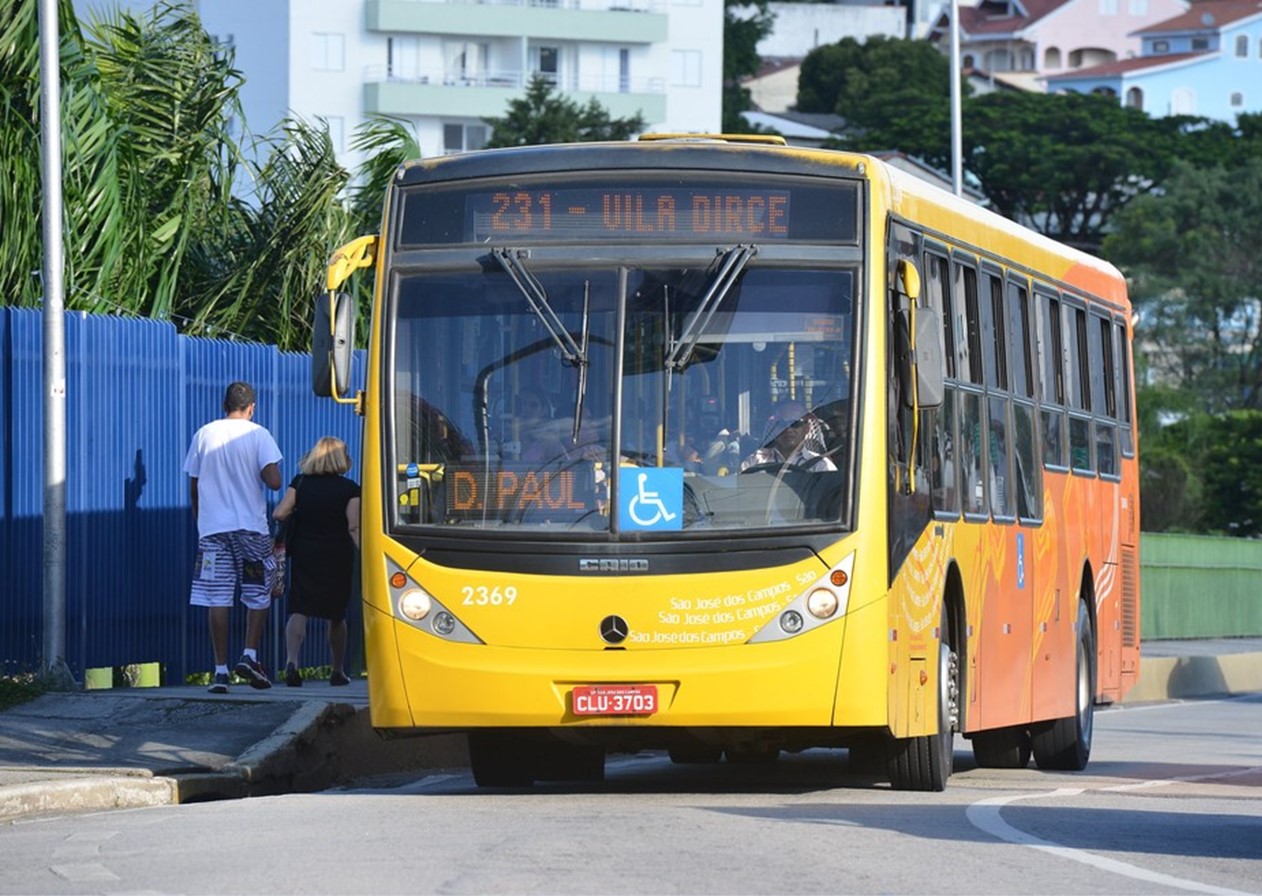 onibus sjc mulher LINHA homem