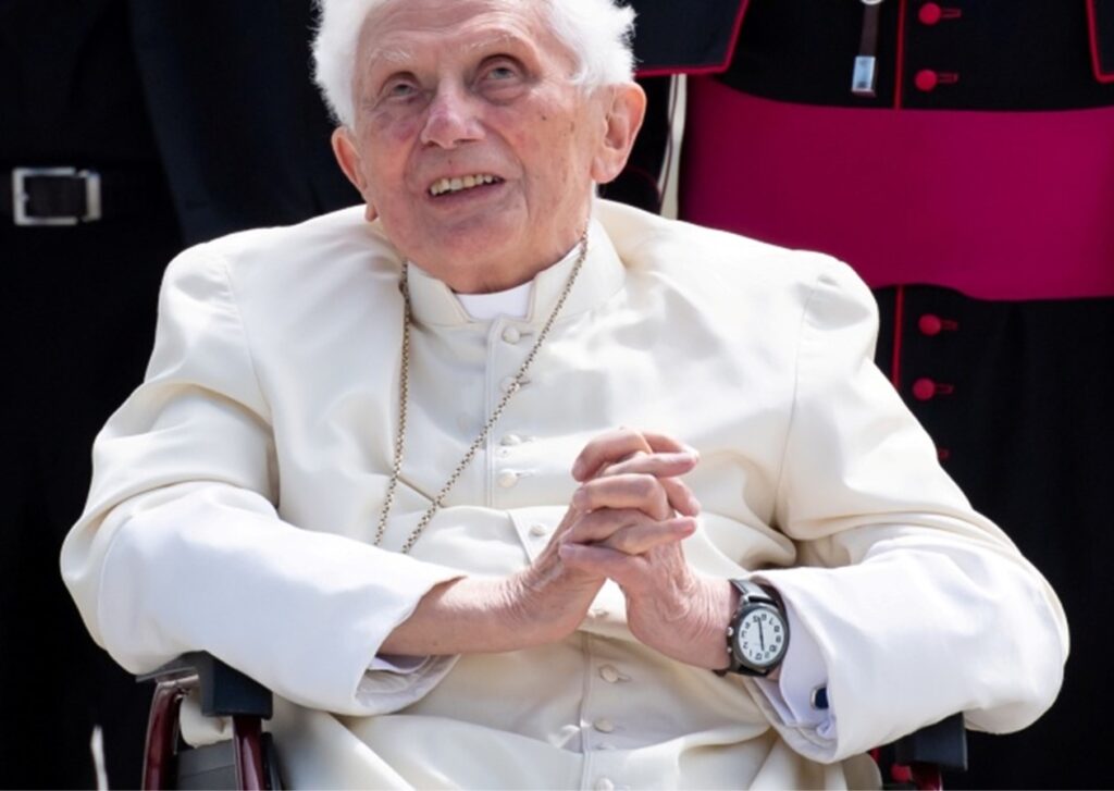 Bento XVI reconhece erros no tratamento de casos de abuso