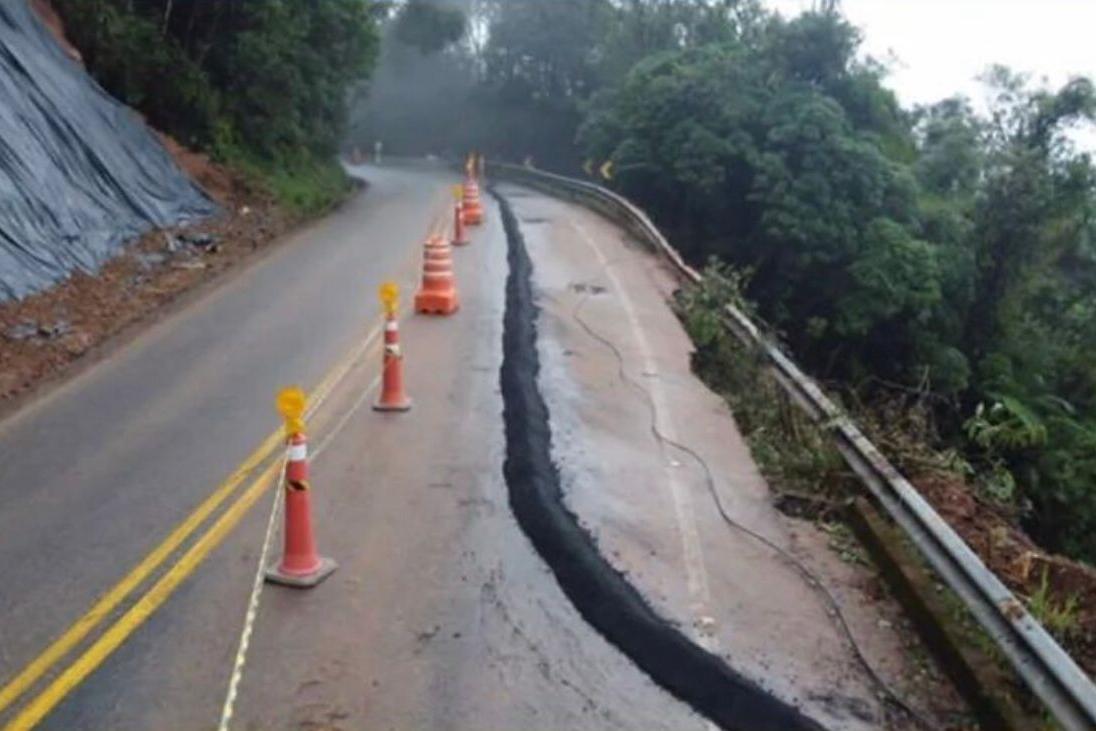 Oswaldo Cruz tem interdição parcial no trecho de serra devido a erosão na pista