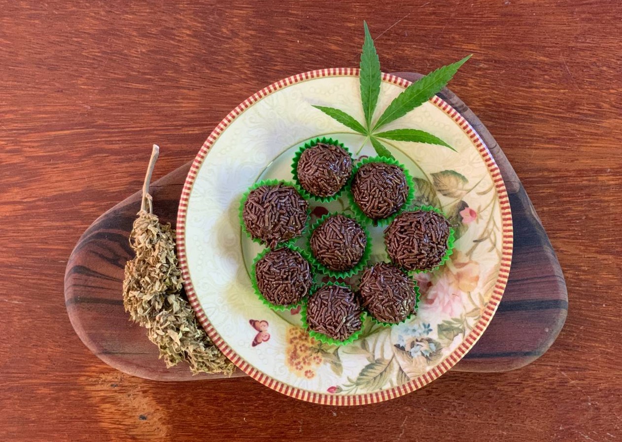 Jovem é presa por produzir e vender doces com maconha em Taubaté