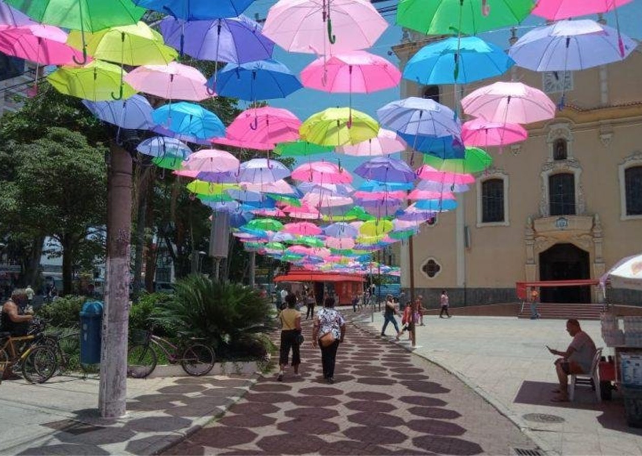 Câmara de Taubaté promulga lei que permite ambulantes em praças e parques