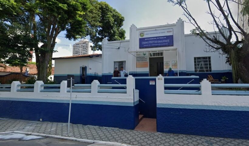 Predio da escola do trabalho de Taubaté, unidade cemtro. Esola abriu 132 novas vagas