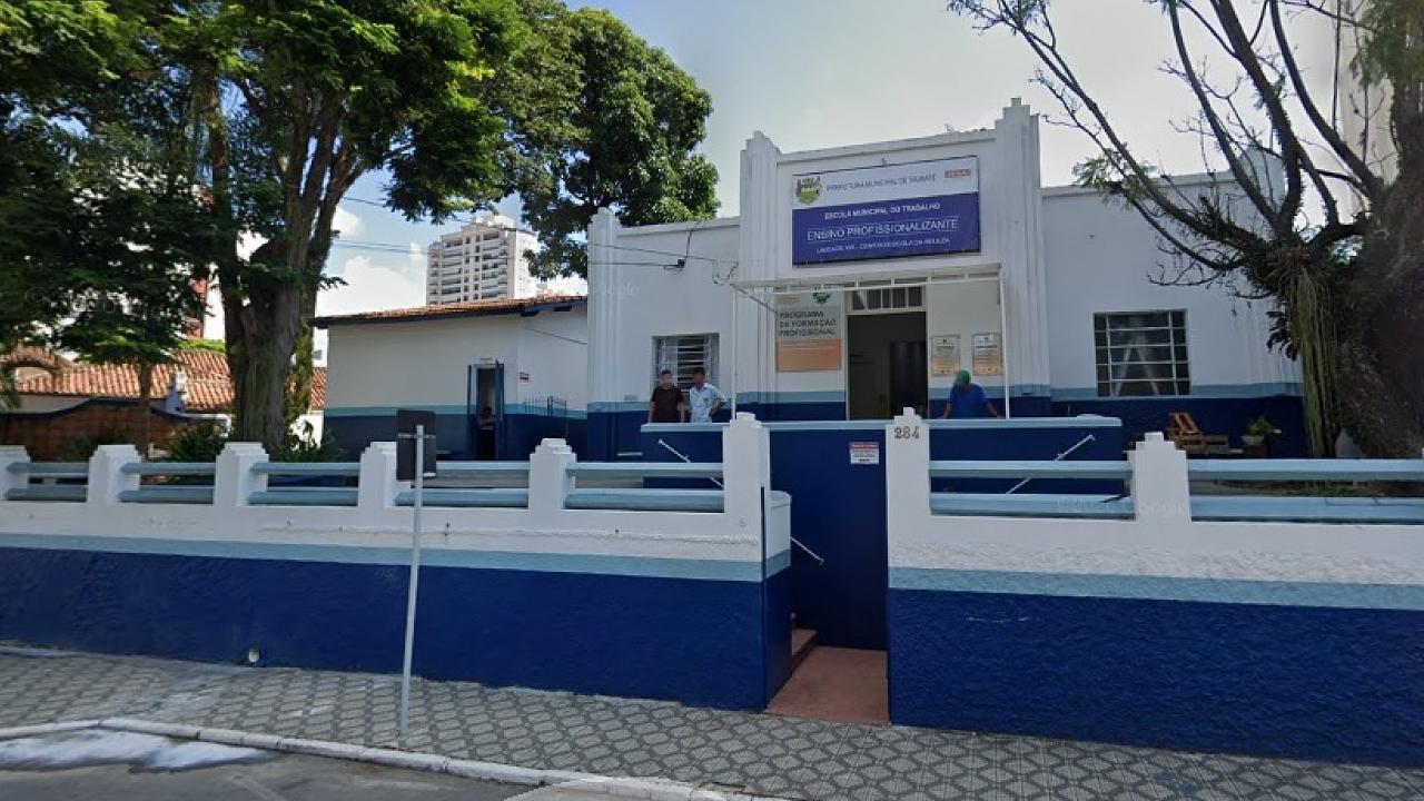 Predio da escola do trabalho de Taubaté, unidade cemtro. Esola abriu 132 novas vagas