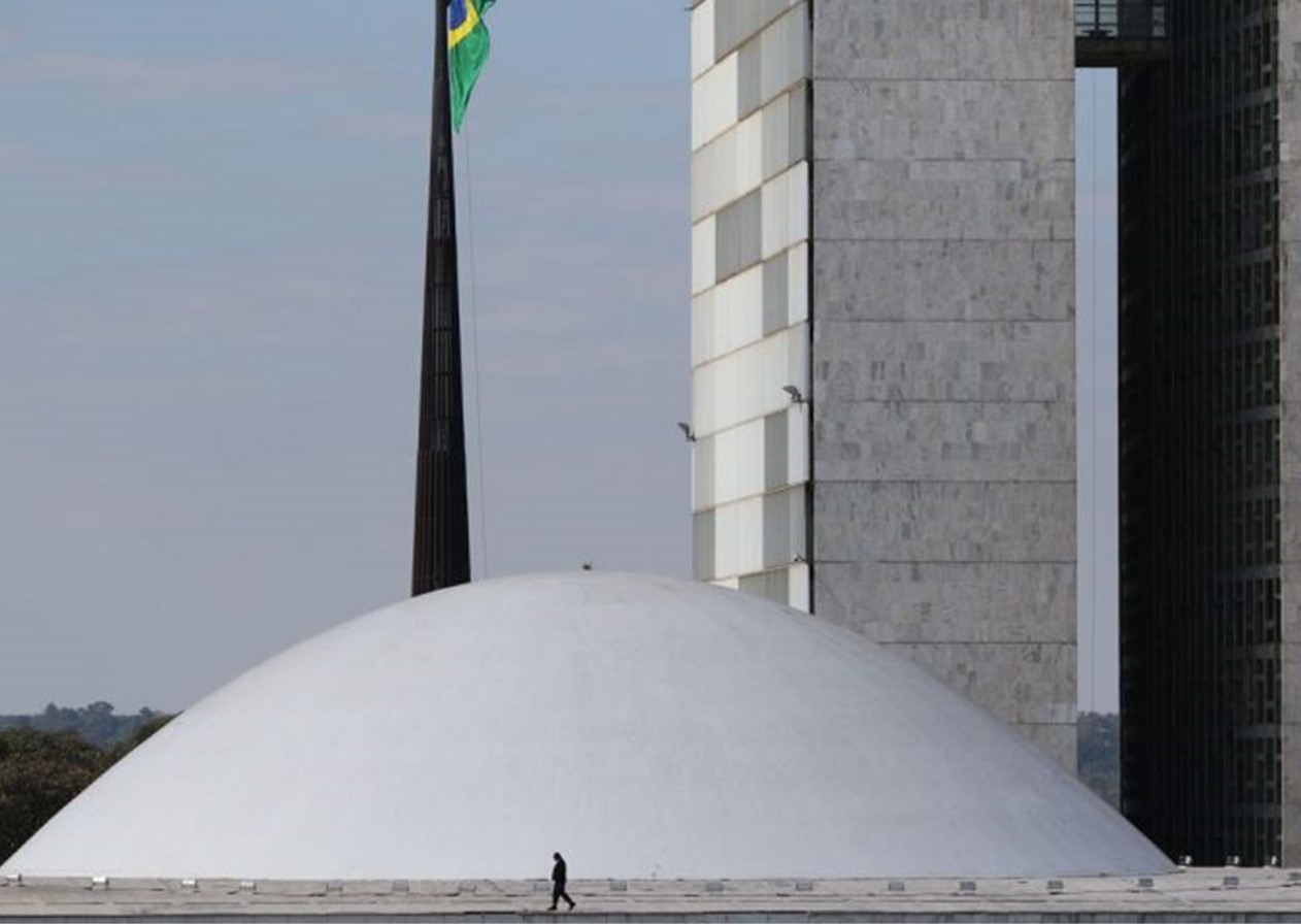 Senado aprova jornada flexível para pais de crianças pequenas