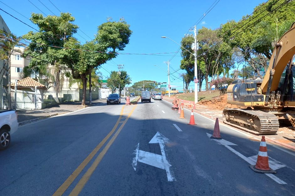 Obras interditam avenida Papa João Paulo nesta quinta