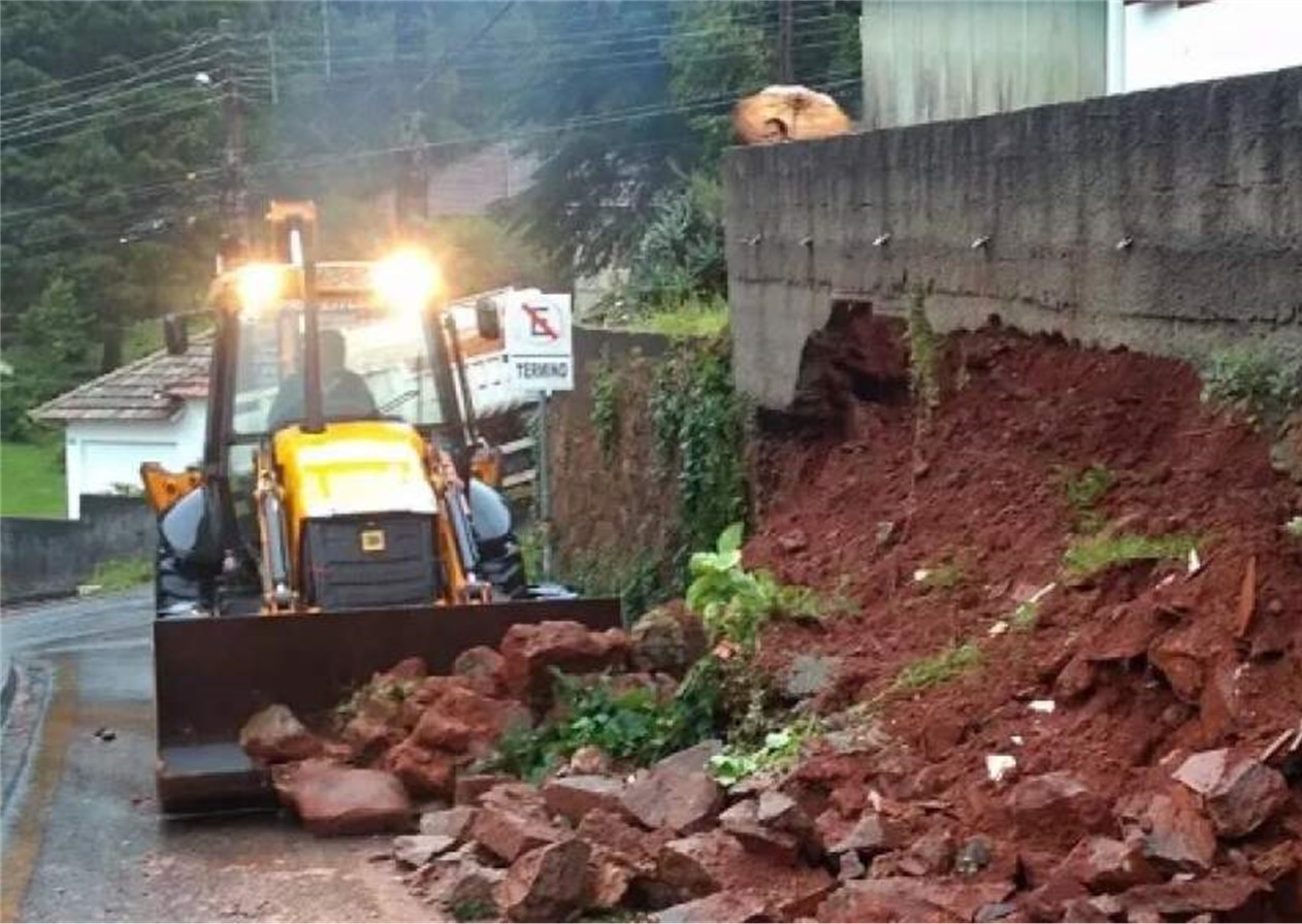 Campos do Jordão inicia trabalho preventivo para período de chuvas