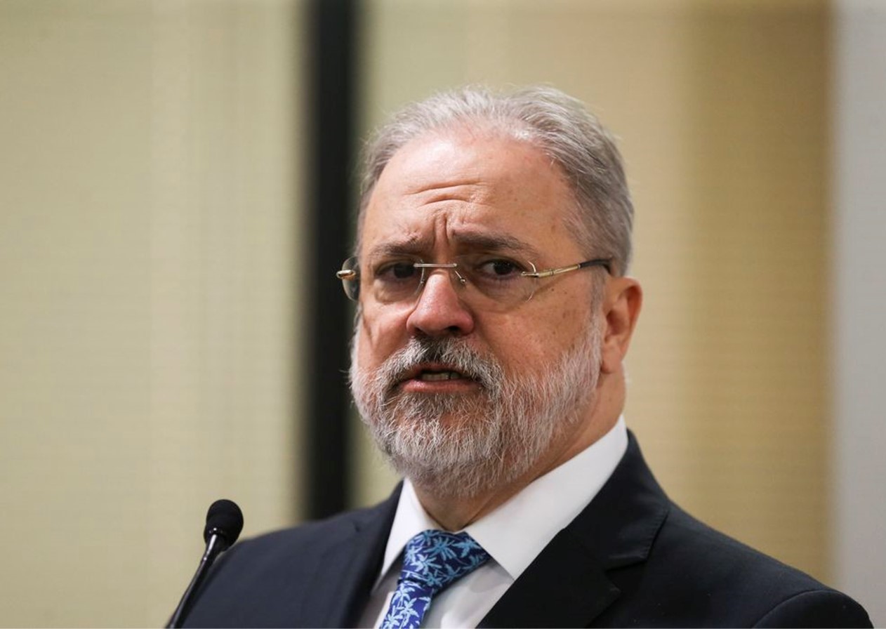 Aras pede que STF suspenda parte de indulto natalino
