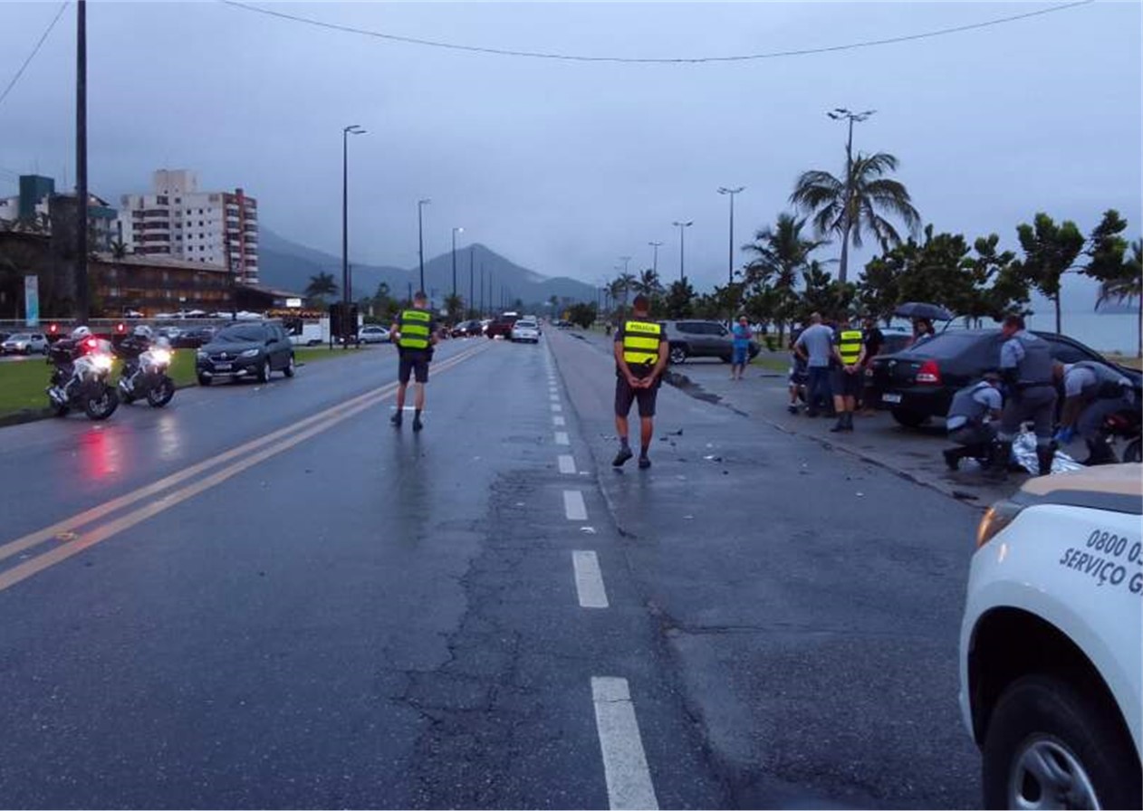 Adolescente morre após colidir moto na Rio-Santos, em Caraguá