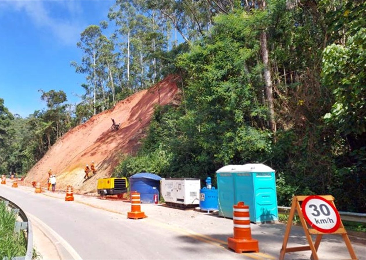 Trecho de Piquete da rodovia BR-459 é liberado