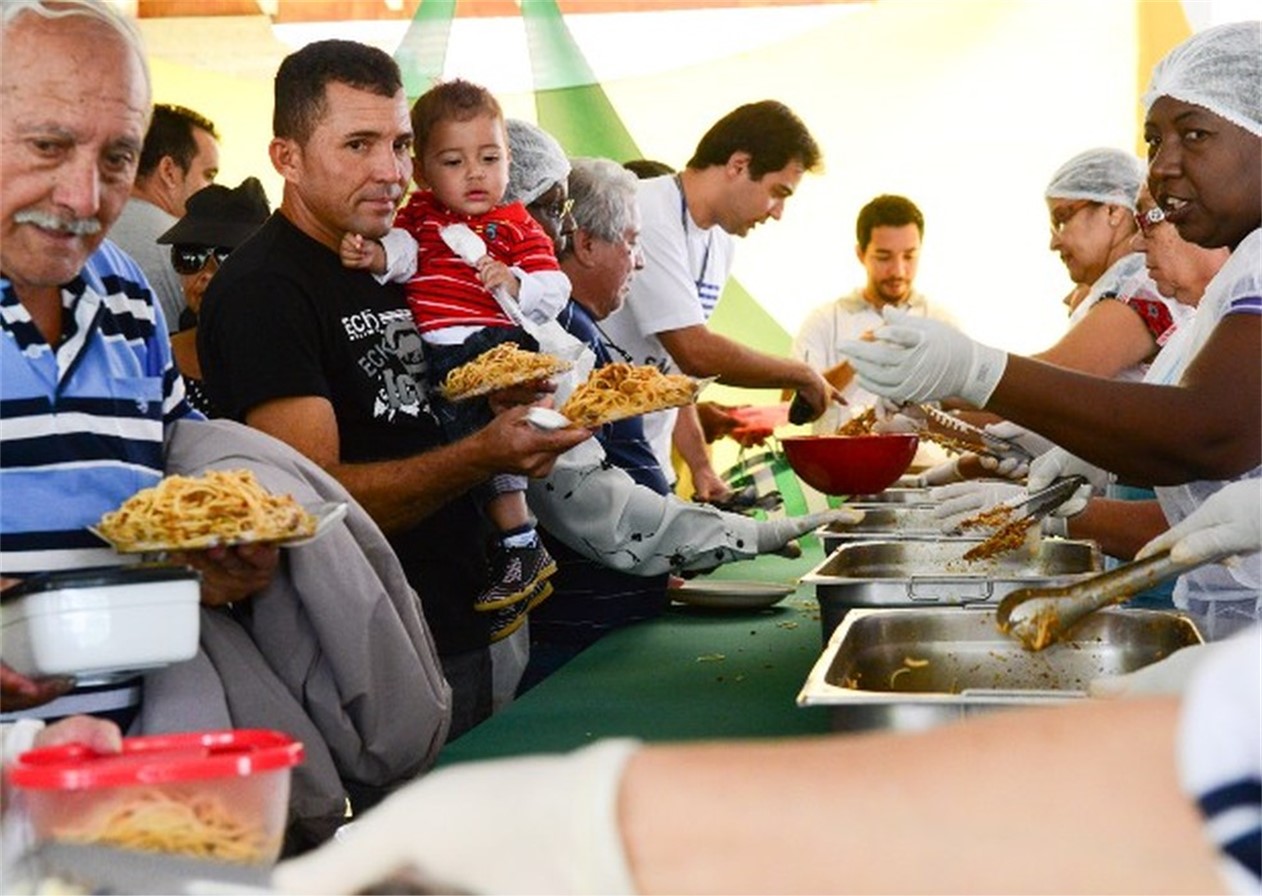 Tradicional Festa do Trabalhador de SJC vai distribuir macarronada para 8 mil pessoas