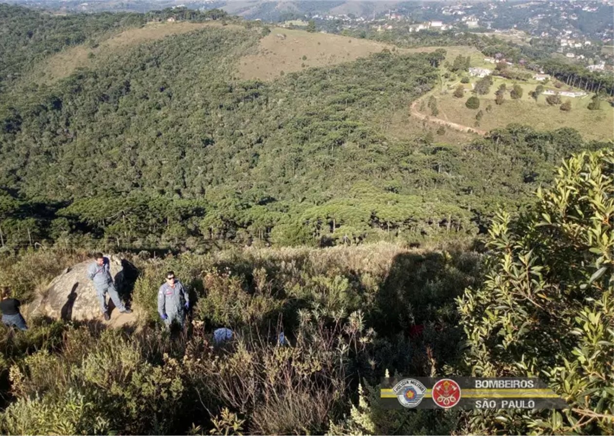 Homem capota quadriciclo no Pico do Imbiri em Campos do Jordão