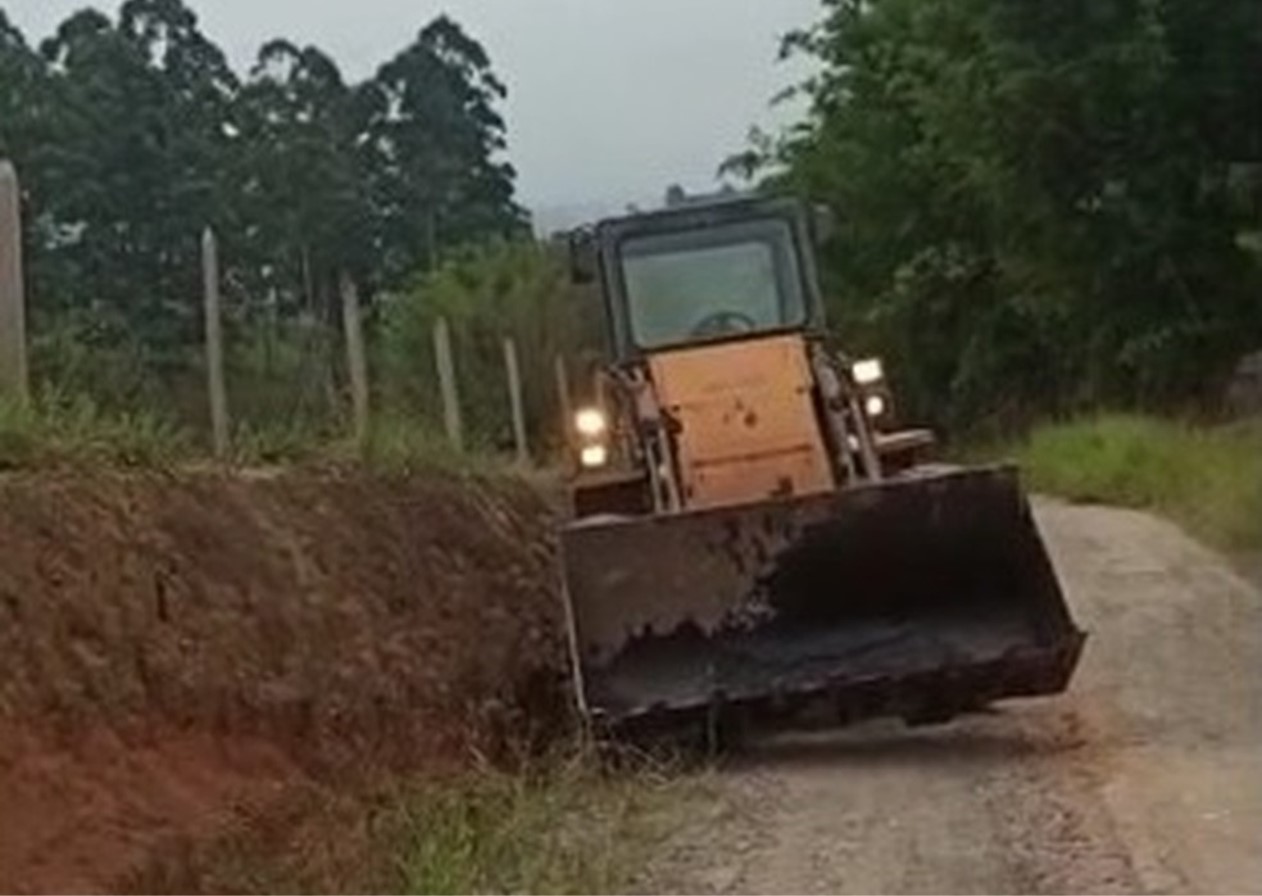 Trator roubado em Caçapava é recuperado em Jacareí