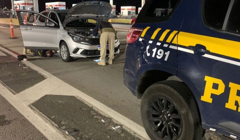 Pastor é preso com carro furtado na Dutra, em Jacareí