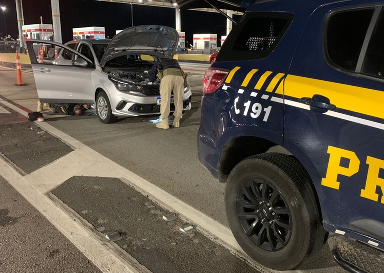 Pastor é preso com carro furtado na Dutra, em Jacareí