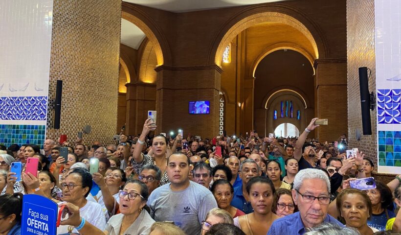 Homenagens a Nossa Senhora Aparecida reúnem 334 mil devotos