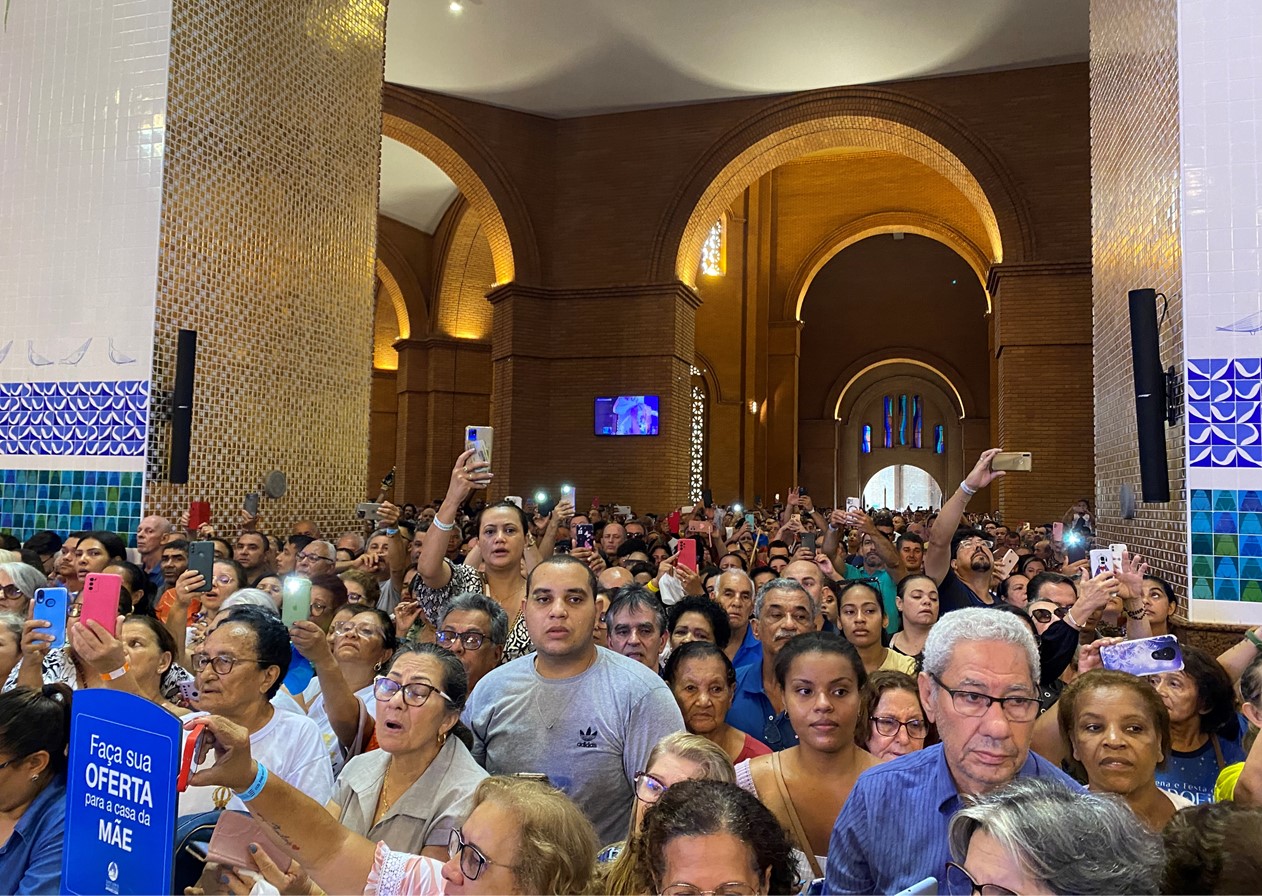 Homenagens a Nossa Senhora Aparecida reúnem 334 mil devotos