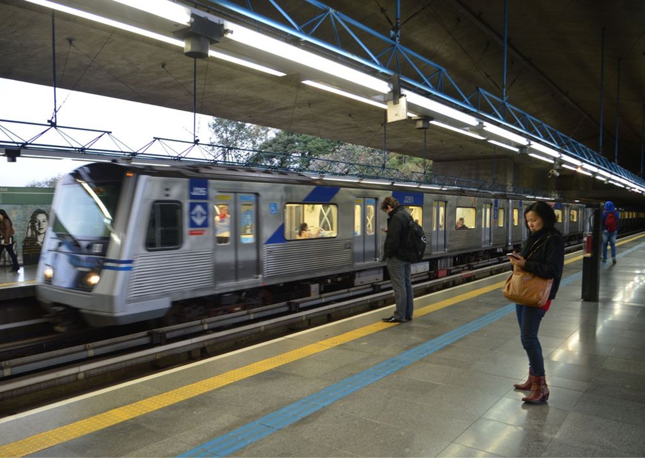 Contra privatização, São Paulo tem 9 linhas de metrô e trem em greve