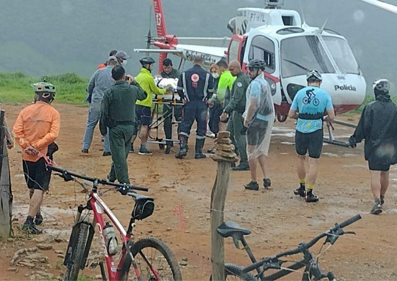 Ciclista é resgatado após sofrer acidente no Caminho da Fé, em Guará