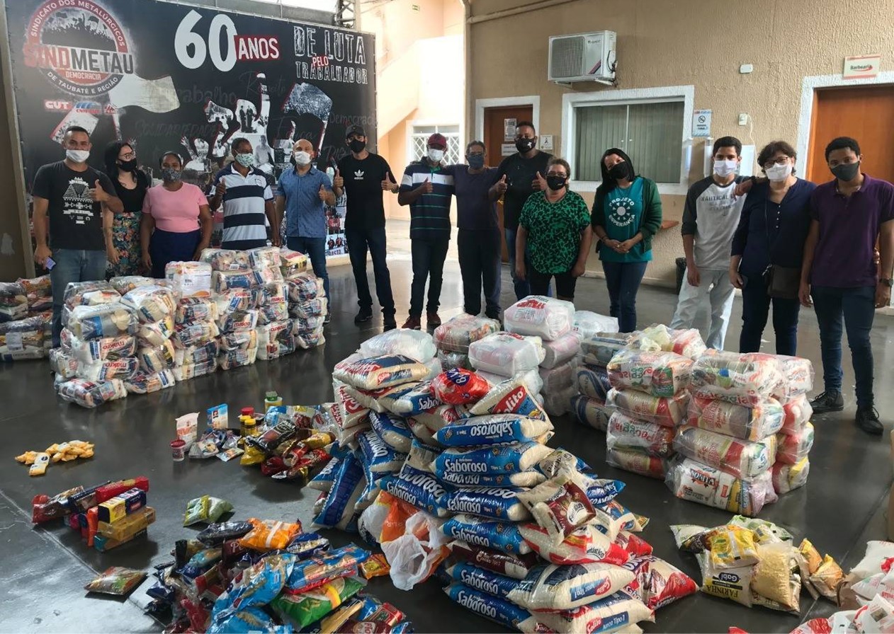 Sindmetau arrecada alimentos para campanha "Natal Sem Fome"