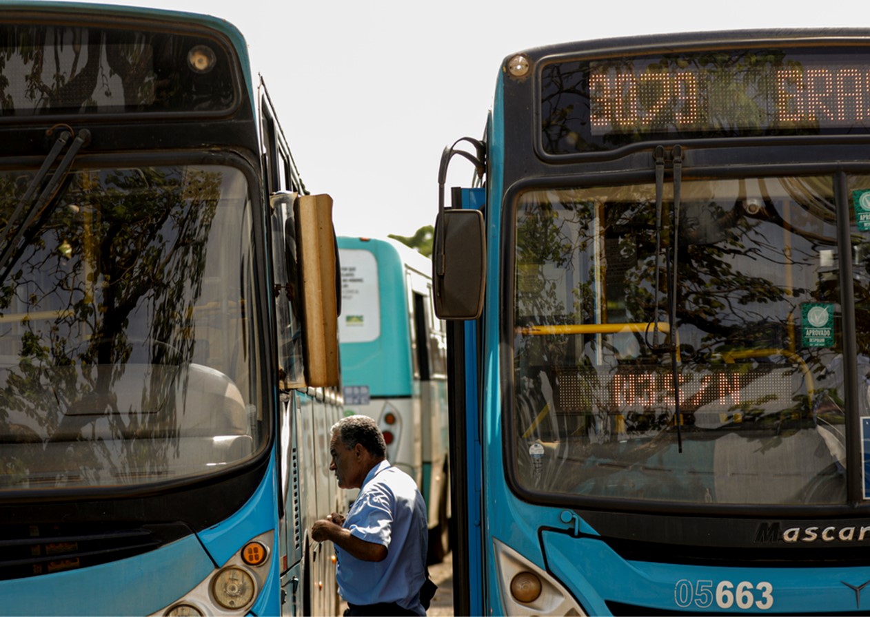 Rodoviários suspendem greve no DF