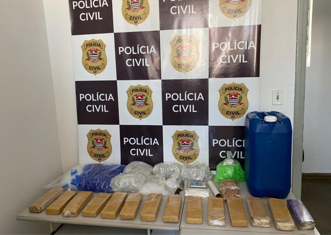 Caçapava: Polícia apreende 20L de lança perfume em 'casa bomba'