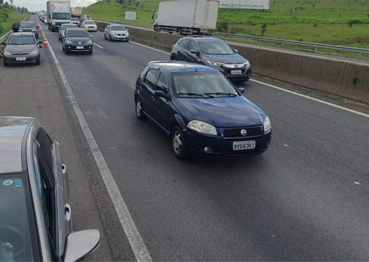 Quatro ficaram feridos após acidente na Dutra, em Pinda