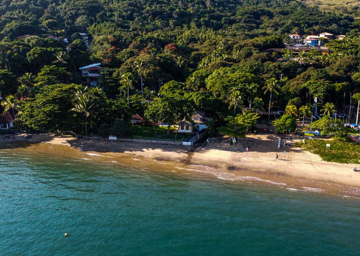 Helicóptero com 4 pessoas desaparece após deixar SP com destino a Ilhabela