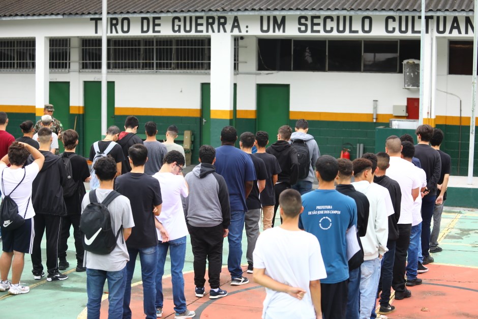 17 mil jovens devem fazer o alistamento militar até junho