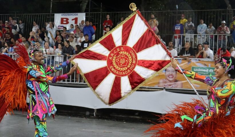 Embaixada do Morro é campeã pelo 2º ano consecutivo do Carnaval de Guará