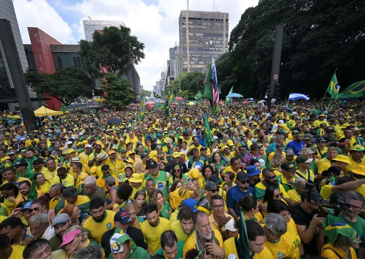 Ato reúne apoiadores de Bolsonaro em São Paulo