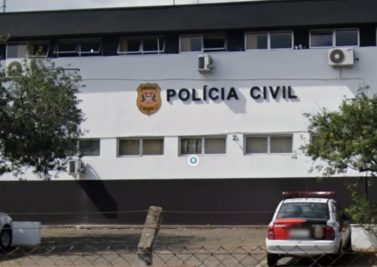 Cruzeiro: Detento rouba arma de policial e foge de delegacia