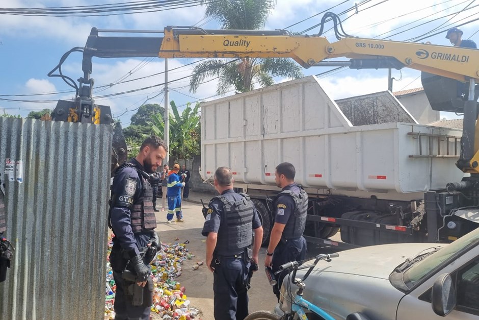 SJC: Operação Recicla Legal interdita comércios e 2 são detidos