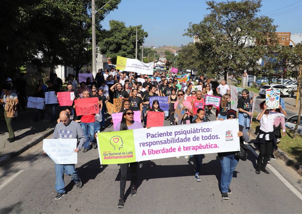 Jacareí faz caminhada em favor da luta antimanicomial