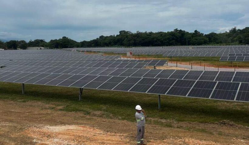 Grandes usinas solares igualam capacidade da hidrelétrica de Itaipu