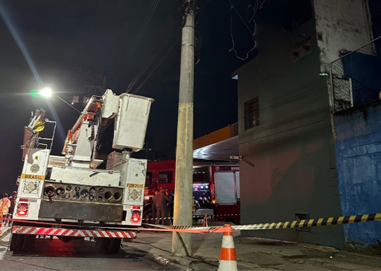 Homem morre eletrocutado ao pintar imóvel próximo de Shopping em São José