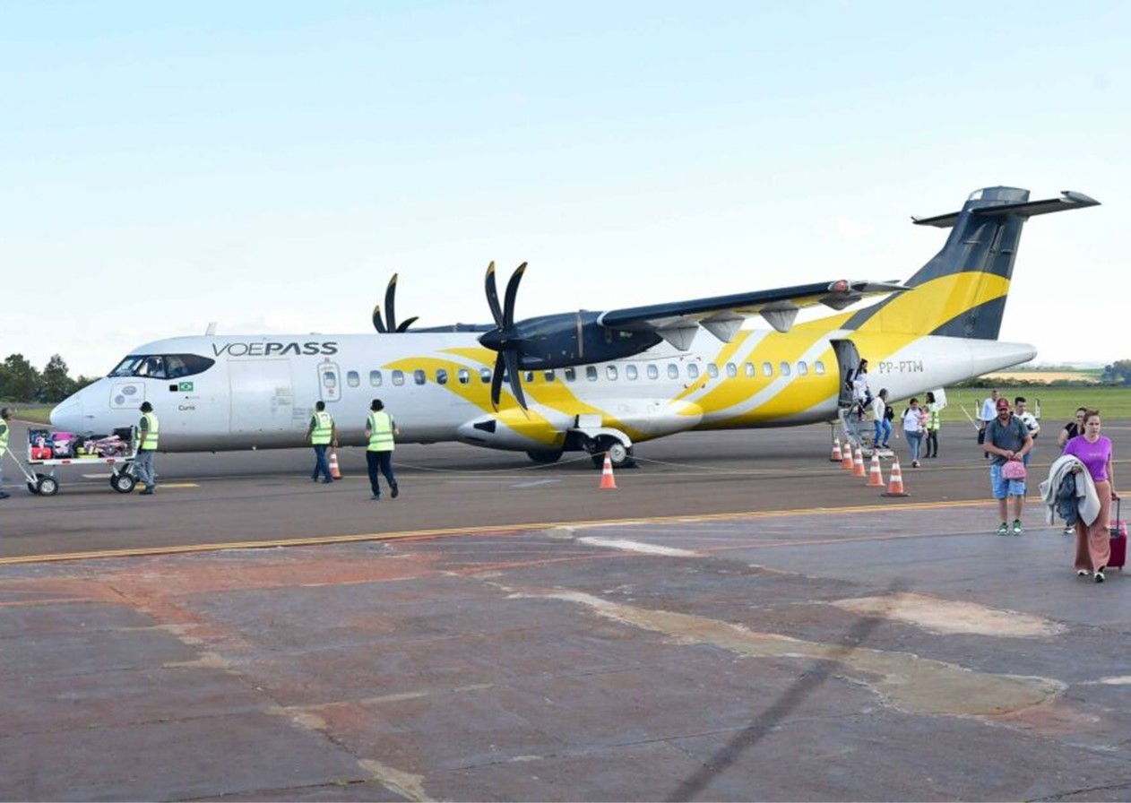 Avião da Voepass faz pouso de emergência no interior de Minas