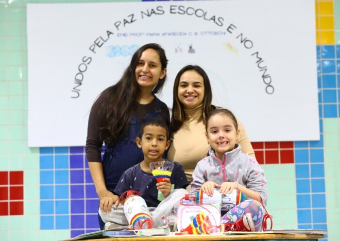 Pedagogia dos Sonhos: crianças de SJC fazem brinquedos para doar à escola gaúcha